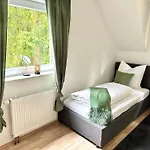 Haus Am Wald Mit Whirlpool, Garten, Kamin Und Voll Ausgestatteter Kueche *