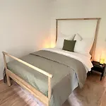 펜션 Haus Am Wald Mit Whirlpool, Garten, Kamin Und Voll Ausgestatteter Kueche *