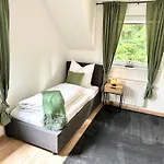 펜션 Haus Am Wald Mit Whirlpool, Garten, Kamin Und Voll Ausgestatteter Kueche 슈톨베르크
