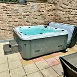 Haus Am Wald Mit Whirlpool, Garten, Kamin Und Voll Ausgestatteter Kueche *
