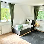 Haus Am Wald Mit Whirlpool, Garten, Kamin Und Voll Ausgestatteter Kueche * 슈톨베르크