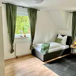Haus Am Wald Mit Whirlpool, Garten, Kamin Und Voll Ausgestatteter Kueche 슈톨베르크