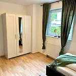 Haus Am Wald Mit Whirlpool, Garten, Kamin Und Voll Ausgestatteter Kueche 펜션 *