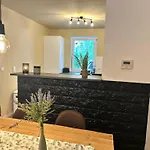 Haus Am Wald Mit Whirlpool, Garten, Kamin Und Voll Ausgestatteter Kueche * 슈톨베르크