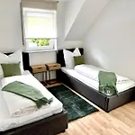 Haus Am Wald Mit Whirlpool, Garten, Kamin Und Voll Ausgestatteter Kueche 펜션