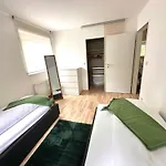 펜션 Haus Am Wald Mit Whirlpool, Garten, Kamin Und Voll Ausgestatteter Kueche *