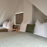 펜션 Haus Am Wald Mit Whirlpool, Garten, Kamin Und Voll Ausgestatteter Kueche 슈톨베르크