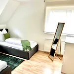 Haus Am Wald Mit Whirlpool, Garten, Kamin Und Voll Ausgestatteter Kueche