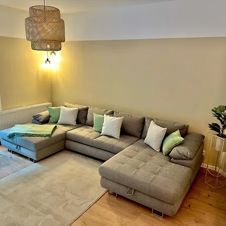 Haus Am Wald Mit Whirlpool, Garten, Kamin Und Voll Ausgestatteter Kueche Prázdninový dům *