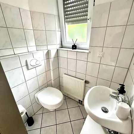 Prázdninový dům Haus Am Wald Mit Whirlpool, Garten, Kamin Und Voll Ausgestatteter Kueche *