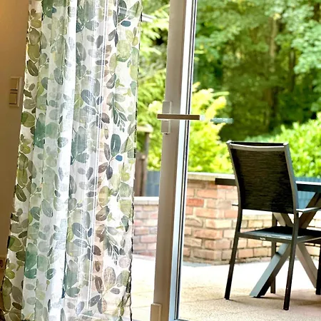 Prázdninový dům Haus Am Wald Mit Whirlpool, Garten, Kamin Und Voll Ausgestatteter Kueche