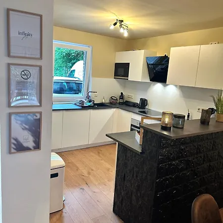 Prázdninový dům Haus Am Wald Mit Whirlpool, Garten, Kamin Und Voll Ausgestatteter Kueche