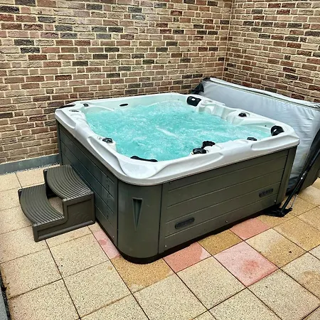 Haus Am Wald Mit Whirlpool, Garten, Kamin Und Voll Ausgestatteter Kueche