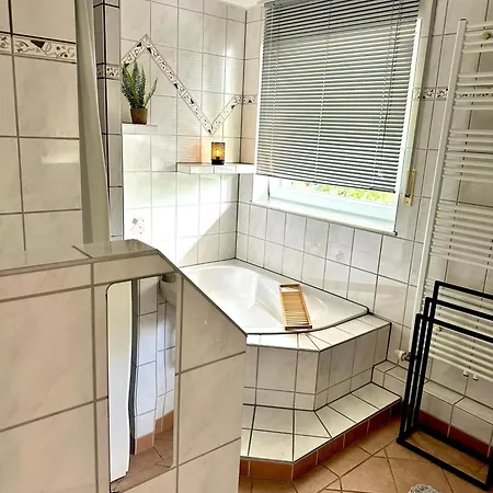 Haus Am Wald Mit Whirlpool, Garten, Kamin Und Voll Ausgestatteter Kueche 別荘 シュトルベルク