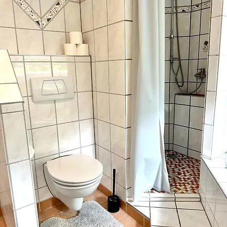 Haus Am Wald Mit Whirlpool, Garten, Kamin Und Voll Ausgestatteter Kueche *