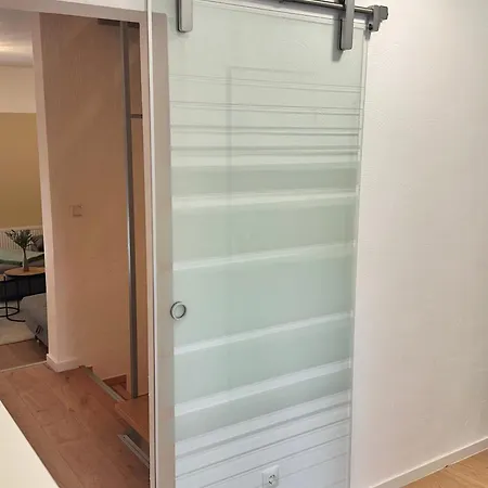 Prázdninový dům Haus Am Wald Mit Whirlpool, Garten, Kamin Und Voll Ausgestatteter Kueche