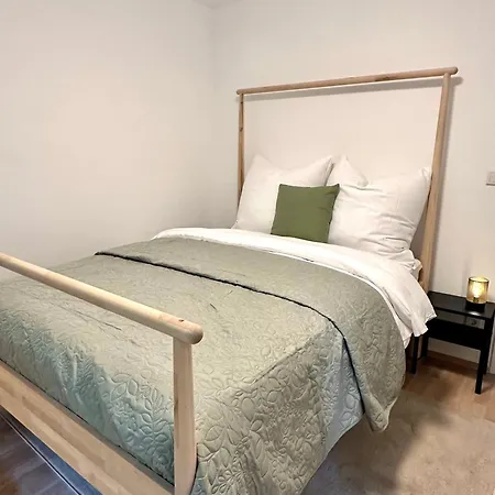 Prázdninový dům Haus Am Wald Mit Whirlpool, Garten, Kamin Und Voll Ausgestatteter Kueche *