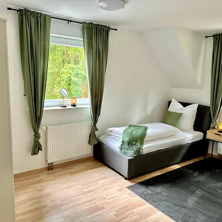 Haus Am Wald Mit Whirlpool, Garten, Kamin Und Voll Ausgestatteter Kueche Stolberg (Rhineland)