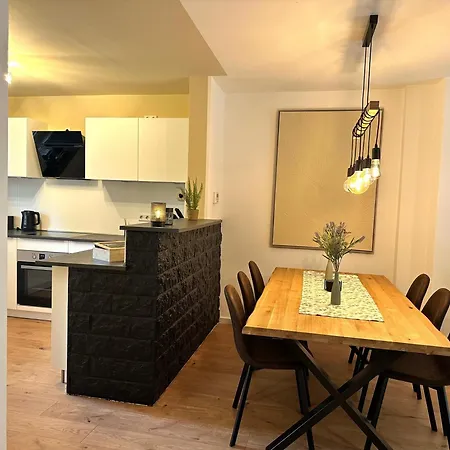 Haus Am Wald Mit Whirlpool, Garten, Kamin Und Voll Ausgestatteter Kueche Prázdninový dům