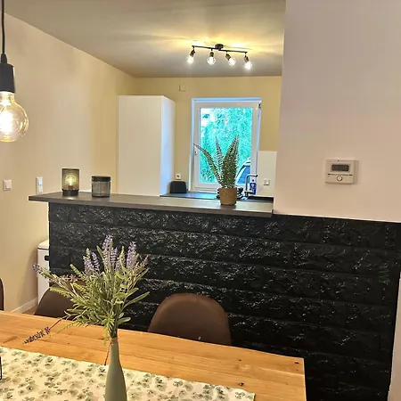 Haus Am Wald Mit Whirlpool, Garten, Kamin Und Voll Ausgestatteter Kueche * Stolberg (Rhineland)