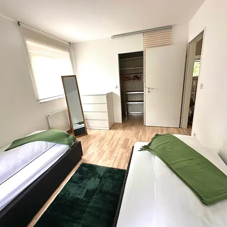 Prázdninový dům Haus Am Wald Mit Whirlpool, Garten, Kamin Und Voll Ausgestatteter Kueche *