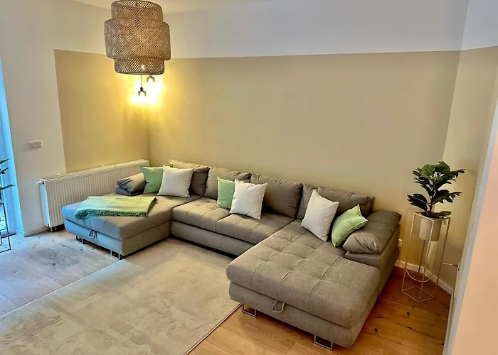 Haus Am Wald Mit Whirlpool, Garten, Kamin Und Voll Ausgestatteter Kueche Feriehus *