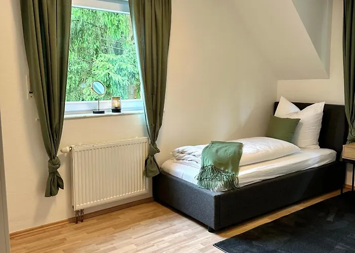 Haus Am Wald Mit Whirlpool, Garten, Kamin Und Voll Ausgestatteter Kueche Feriehus *