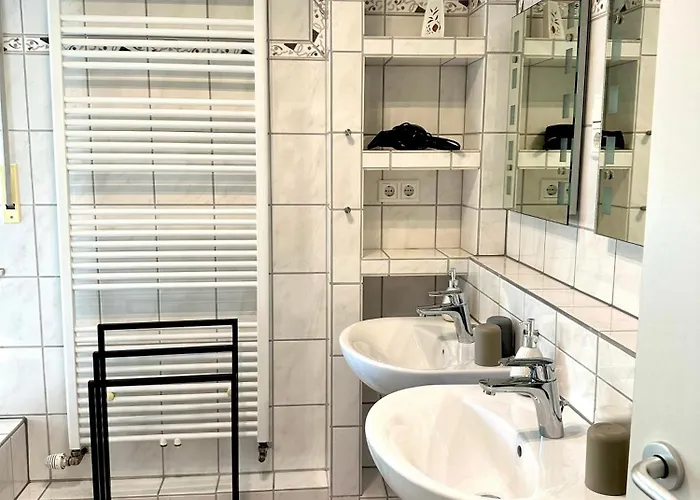 Haus Am Wald Mit Whirlpool, Garten, Kamin Und Voll Ausgestatteter Kueche Feriehus Stolberg (Rhineland)