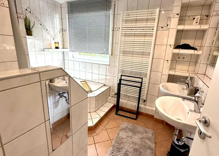 Haus Am Wald Mit Whirlpool, Garten, Kamin Und Voll Ausgestatteter Kueche Feriehus