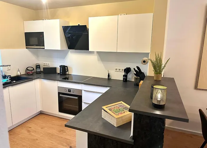 Haus Am Wald Mit Whirlpool, Garten, Kamin Und Voll Ausgestatteter Kueche *