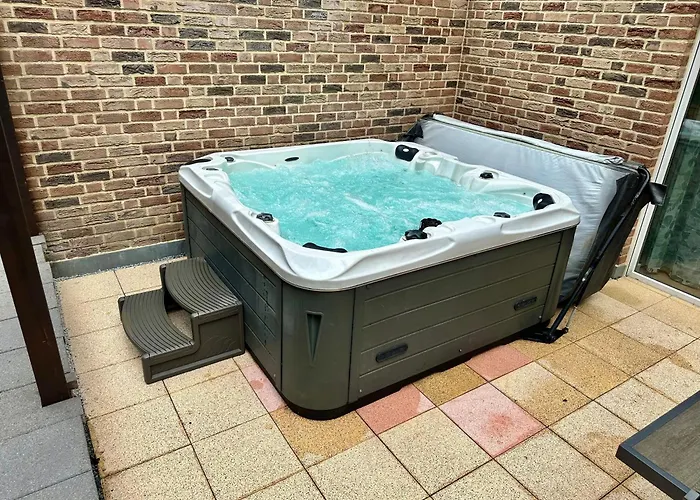 Haus Am Wald Mit Whirlpool, Garten, Kamin Und Voll Ausgestatteter Kueche