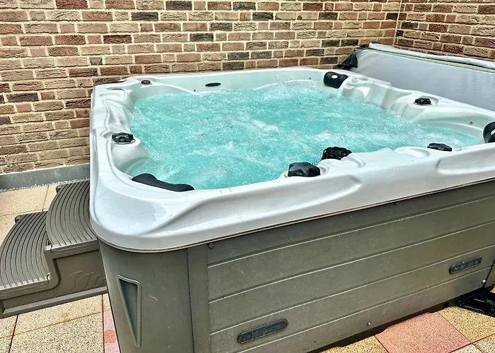 Haus Am Wald Mit Whirlpool, Garten, Kamin Und Voll Ausgestatteter Kueche