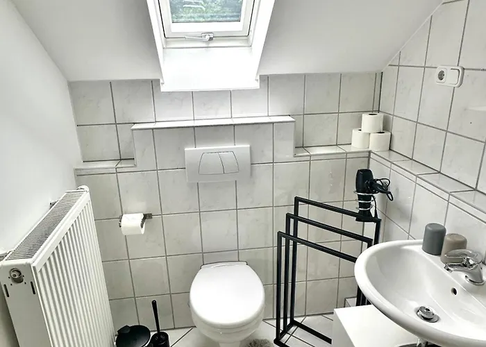 Haus Am Wald Mit Whirlpool, Garten, Kamin Und Voll Ausgestatteter Kueche Feriehus