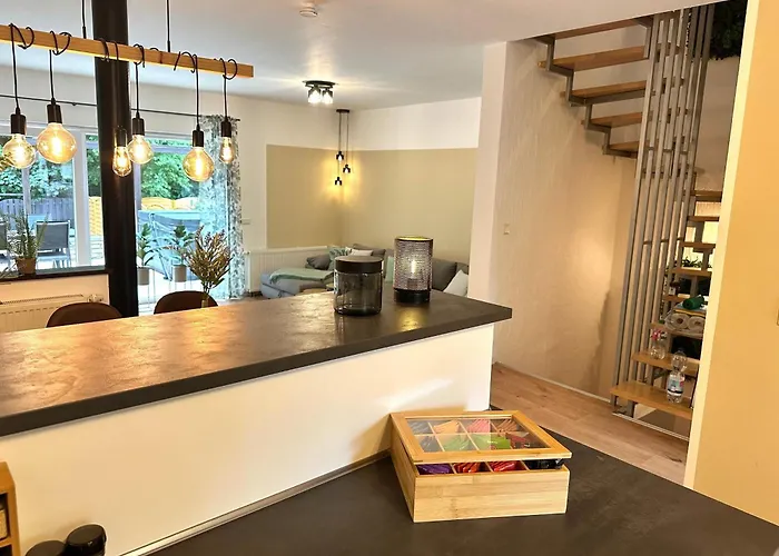 Feriehus Haus Am Wald Mit Whirlpool, Garten, Kamin Und Voll Ausgestatteter Kueche Stolberg (Rhineland)