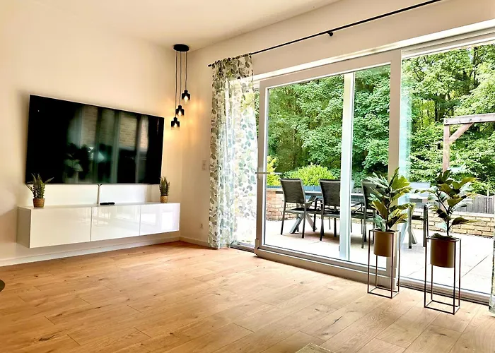 Haus Am Wald Mit Whirlpool, Garten, Kamin Und Voll Ausgestatteter Kueche